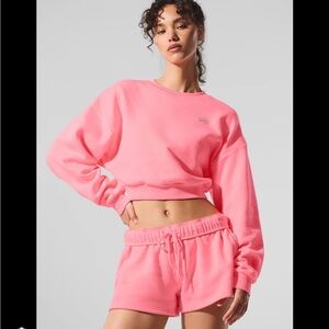 Alo Accolade Neon Pink Cropped Sweatshirt and Shorts Set💕💕💕